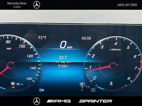 Used 2022 Mercedes-Benz GLB 250 4MATIC image 34