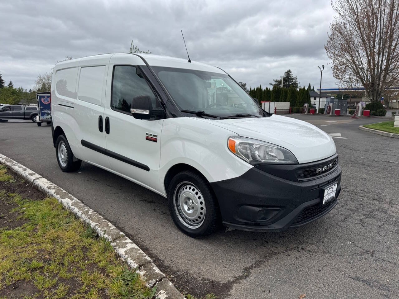 Used 2021 RAM ProMaster City Tradesman FWD image 2