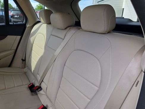 Used 2022 Mercedes-Benz GLC 300 4MATIC image 32