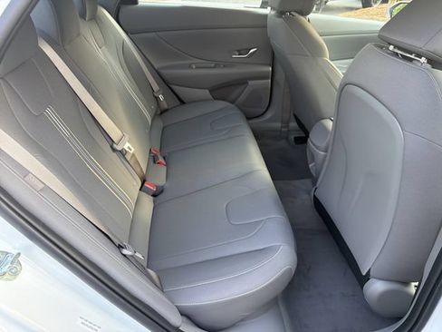 New 2026 Hyundai Elantra Hybrid FWD image 17