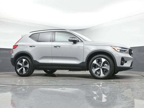 New 2026 Volvo XC40 B5 Plus w/ Protection Package Premier AWD/4WD image 36