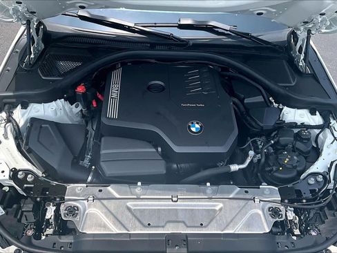Used 2025 BMW 230i Coupe w/ Convenience Package RWD image 31