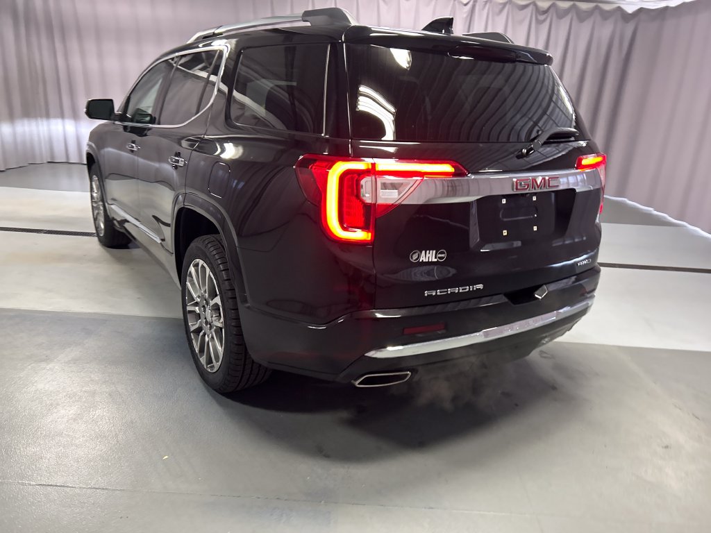 Used 2023 GMC Acadia Denali w/ Denali Ultimate Package AWD/4WD image 5