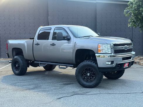 Used 2012 Chevrolet Silverado 2500 LT w/ Interior Plus Package AWD/4WD image 2