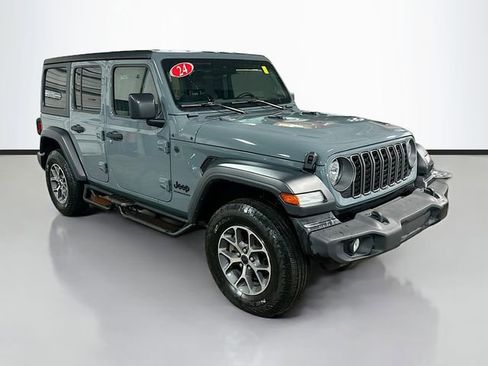 Used 2024 Jeep Wrangler Sport S image 3