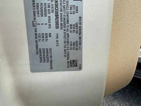Used 2011 Chevrolet Tahoe LTZ AWD/4WD image 32