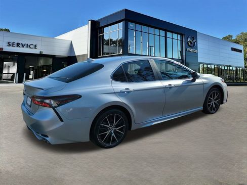 Used 2023 Toyota Camry SE w/ Convenience Package image 4