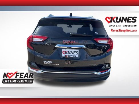 Used 2024 GMC Terrain SLT AWD/4WD image 9