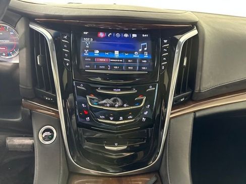 Used 2016 Cadillac Escalade ESV Premium AWD/4WD image 21