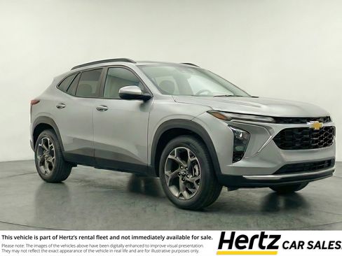 Used 2025 Chevrolet Trax LT w/ LT Convenience Package image 1