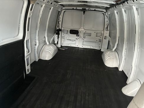 Used 2023 GMC Savana 2500 Extended w/ Driver Convenience Package image 13