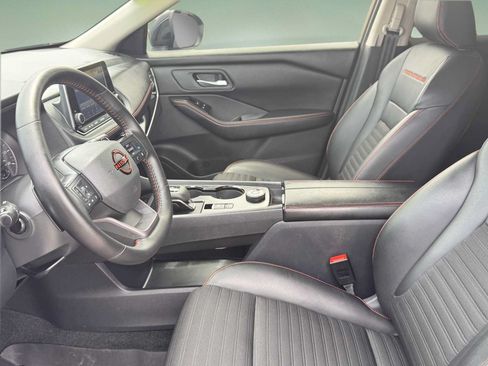 Used 2025 Nissan Rogue SV AWD/4WD image 23