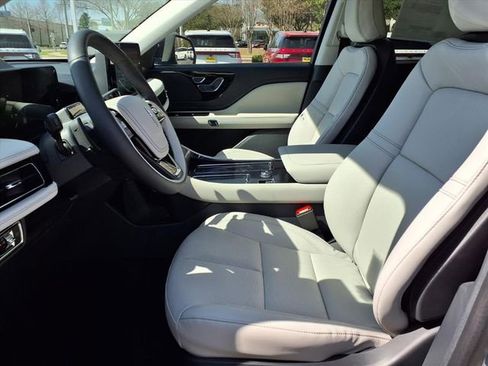 New 2026 Lincoln Aviator 2WD image 7