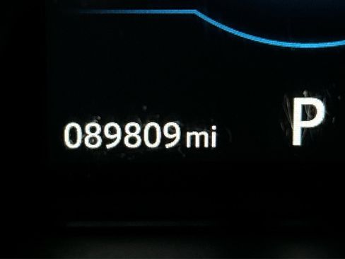 Used 2016 Jaguar XF Premium image 10