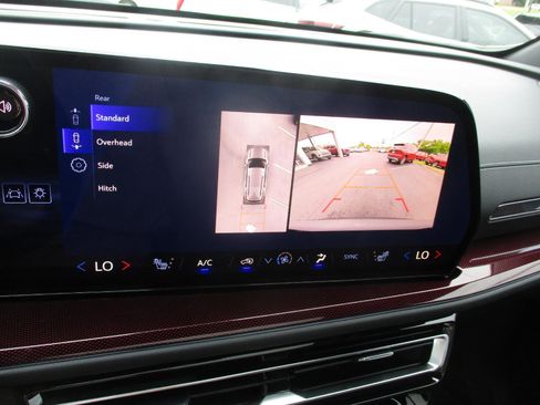 New 2026 Chevrolet Traverse Z71 w/ Driver Confidence Package image 21