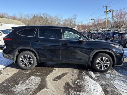 Certified 2020 Toyota Highlander XLE image 8