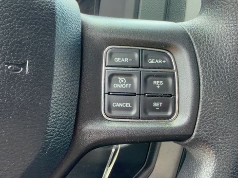 Used 2018 RAM 1500 Express RWD image 19