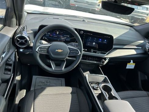 New 2026 Chevrolet Equinox LT w/ Safety and Technology Package image 27