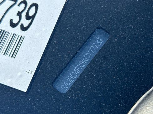 Used 2019 Jaguar XF Premium image 34