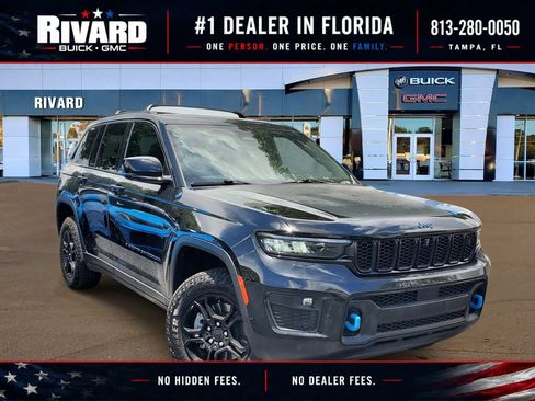 Used 2022 Jeep Grand Cherokee Trailhawk w/ Advanced Protech Group II AWD/4WD image 1