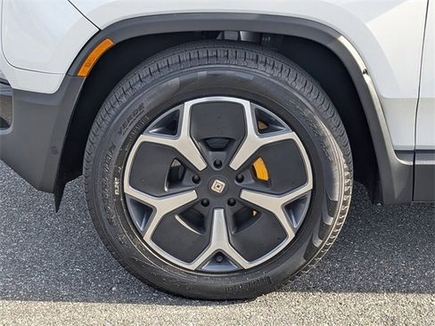 Used 2023 Rivian R1S Adventure image 10