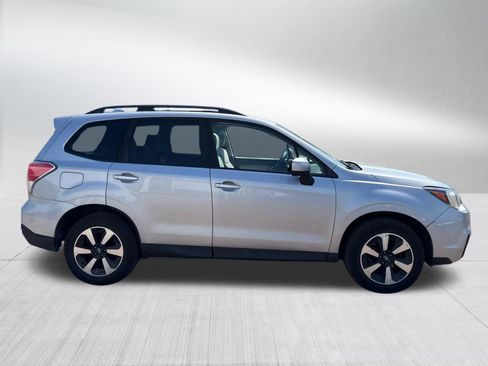 Used 2018 Subaru Forester 2.5i Premium AWD/4WD image 9