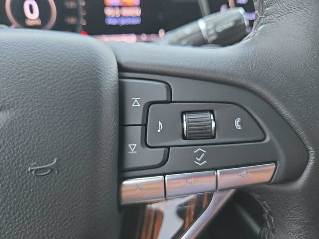 Certified 2024 Cadillac Escalade Premium Luxury AWD/4WD image 24