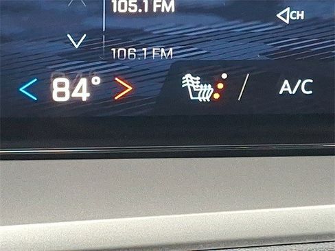 Certified 2025 Chevrolet Traverse LT image 19