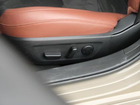 Used 2024 MAZDA MAZDA3 s image 17