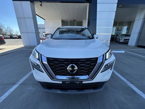 Used 2021 Nissan Rogue SV image 5