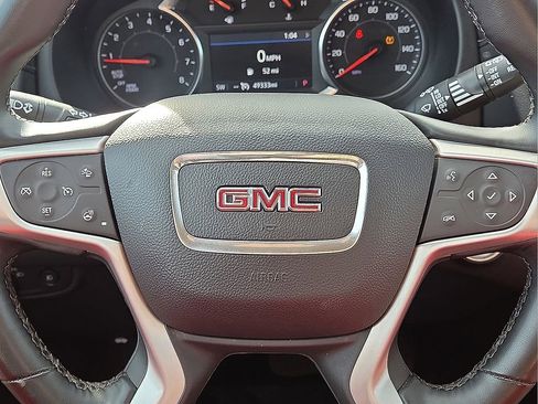 Used 2024 GMC Terrain SLT image 31