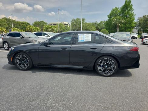 Used 2024 BMW 530i w/ M Sport Package RWD image 5