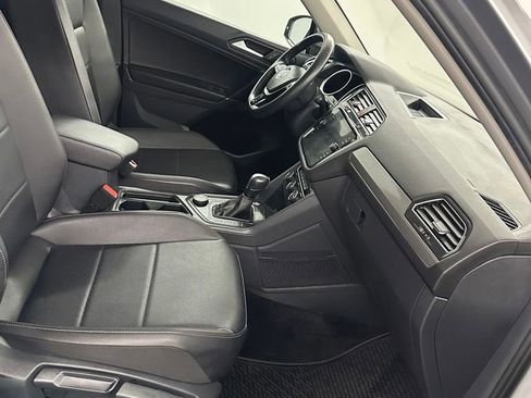 Used 2020 Volkswagen Tiguan SE w/ 3rd Row Seat Package AWD/4WD image 37