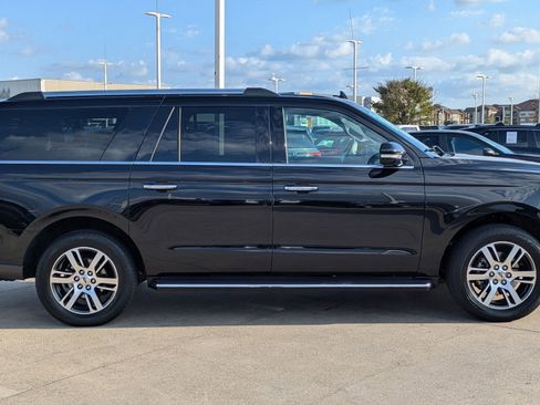 Used 2023 Ford Expedition Max Limited image 2