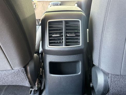 Used 2025 Kia Sportage LX FWD image 23