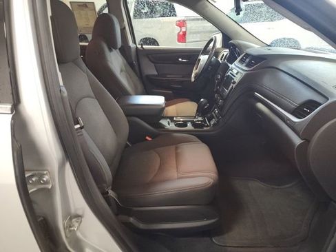 Used 2015 Chevrolet Traverse LT w/ Style and Technology Package FWD image 24