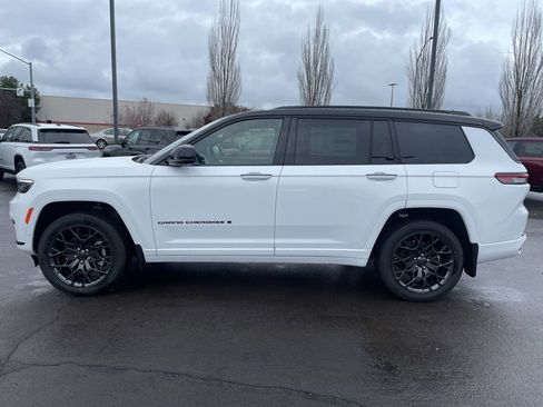 New 2025 Jeep Grand Cherokee L Summit AWD/4WD image 2