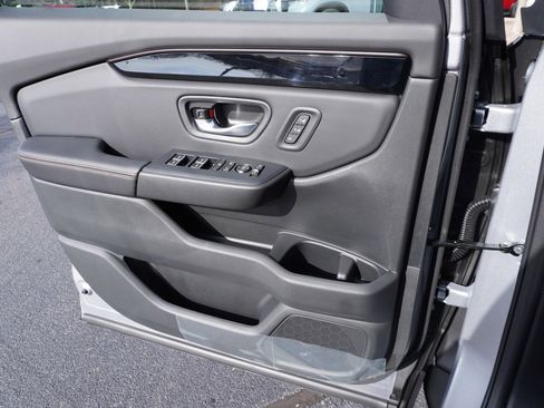 New 2025 Honda Pilot TrailSport image 19