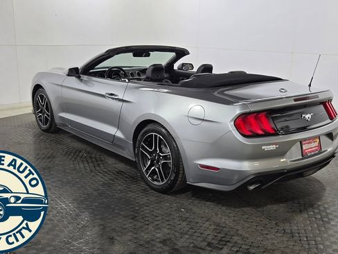 Used 2022 Ford Mustang Premium RWD image 5