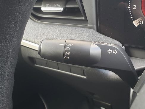 Certified 2025 Nissan Kicks SV image 37