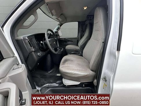 Used 2016 Chevrolet Express 2500 image 30