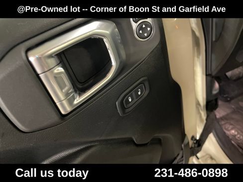 Used 2022 Jeep Gladiator Sport AWD/4WD image 16