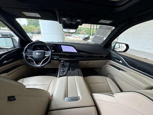Certified 2023 Cadillac Escalade Premium Luxury w/ Performance Package AWD/4WD image 21