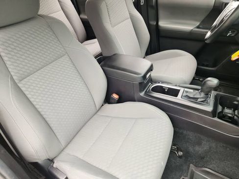 Used 2022 Toyota Tacoma SR w/ SR Convenience Package RWD image 10