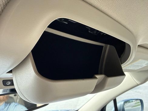Used 2018 Buick Enclave Essence FWD image 37