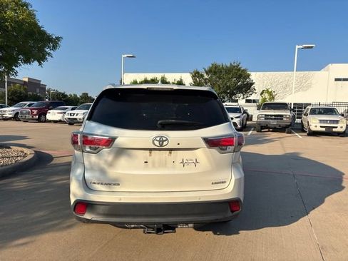 Used 2016 Toyota Highlander Limited Platinum FWD image 6