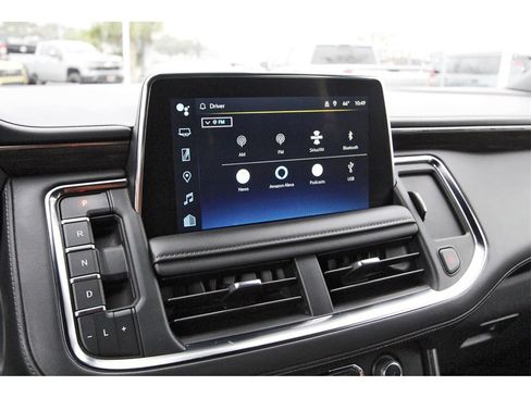 Used 2024 Chevrolet Suburban LT image 24