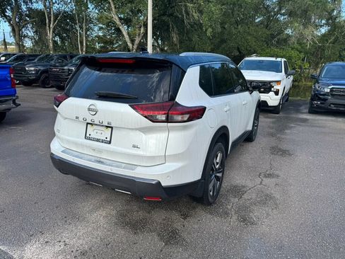 Used 2024 Nissan Rogue SL w/ SL Premium Package FWD image 12