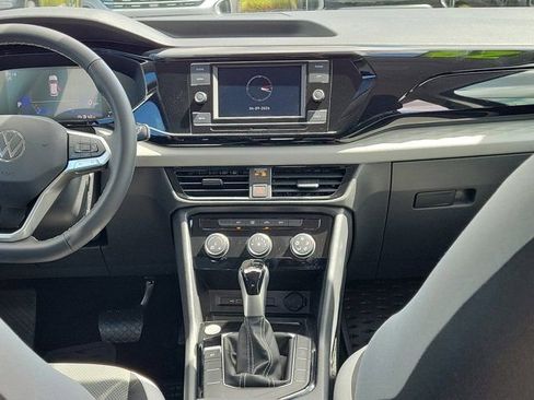 Certified 2024 Volkswagen Taos S FWD image 5