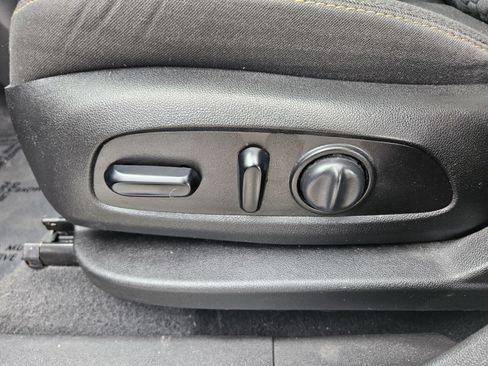 Used 2019 Chevrolet Equinox LT AWD/4WD image 9